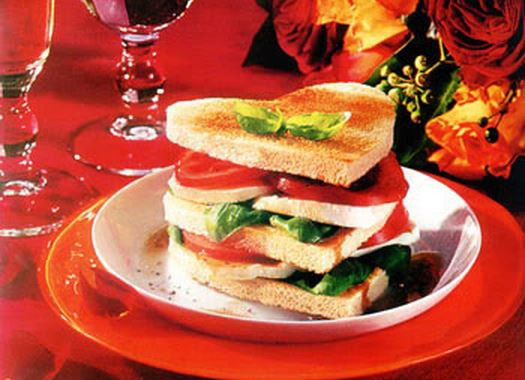 Bánh sandwich Valentine